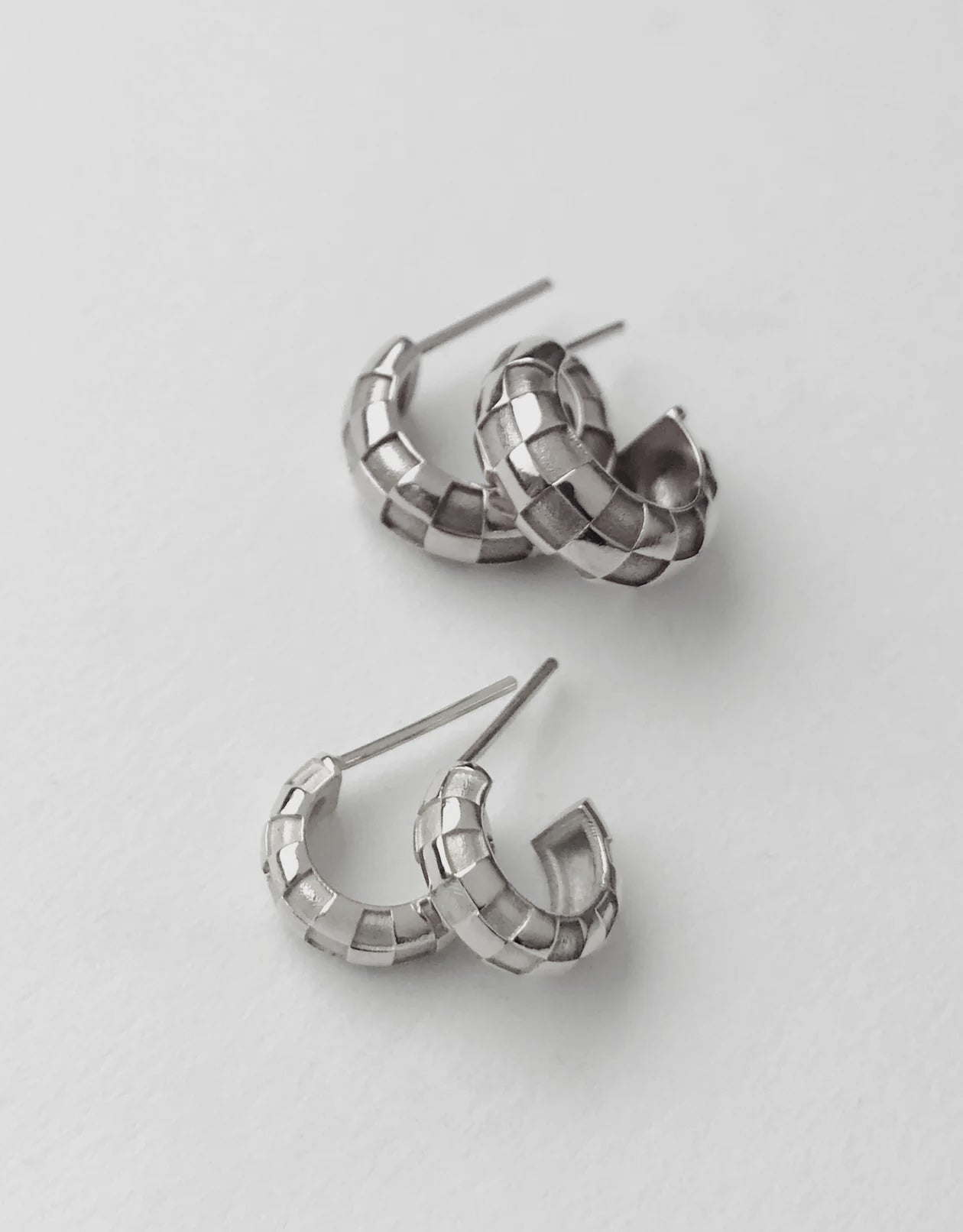 Checkerboard Hoops - Medium