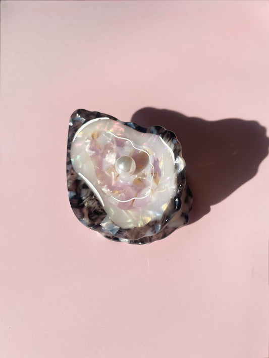 Oyster Claw Hair Clip