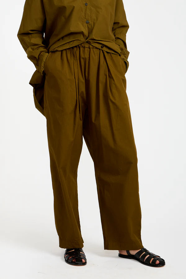 The Elastic Waist Pants in Dark Olive