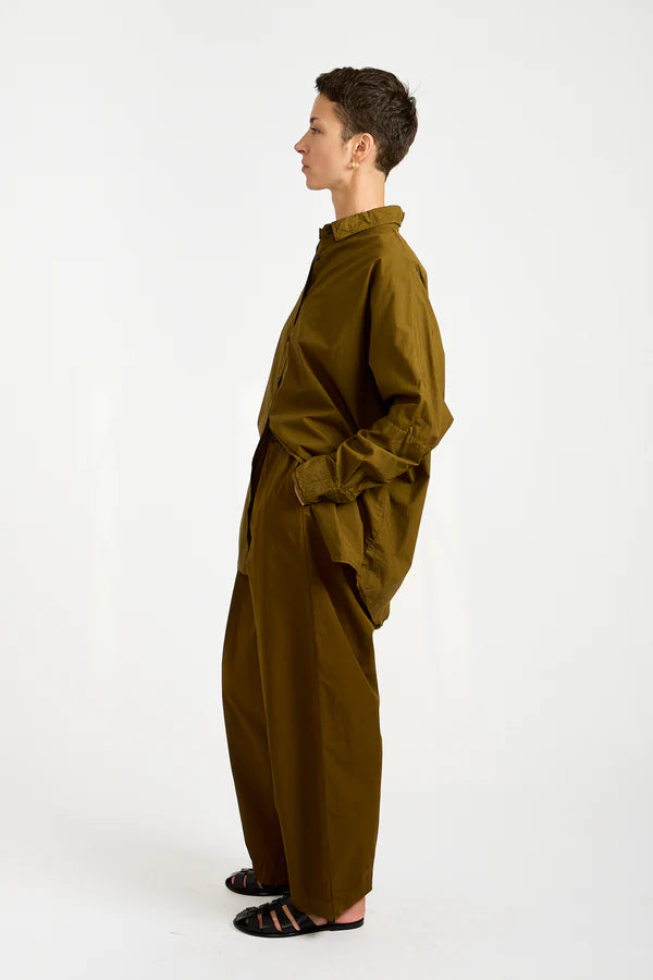 The Elastic Waist Pants in Dark Olive