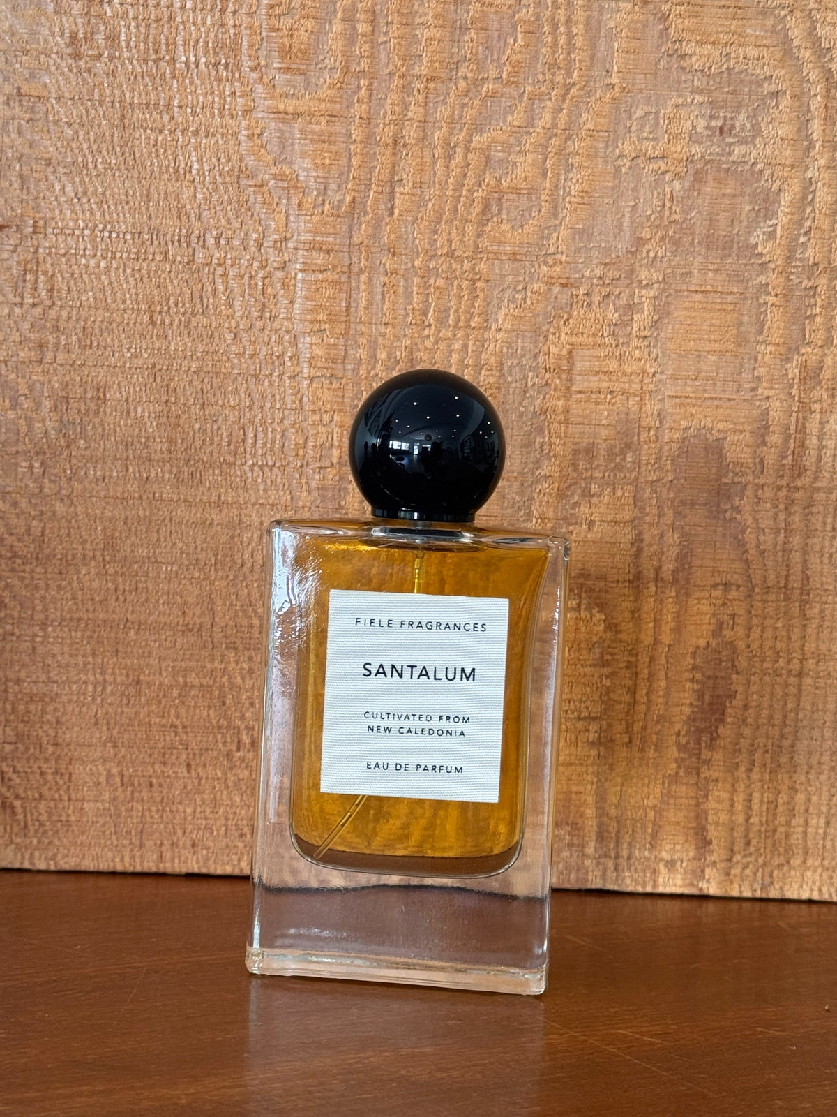 Fiele Fragrances | S A N T A L U M – Working Loose