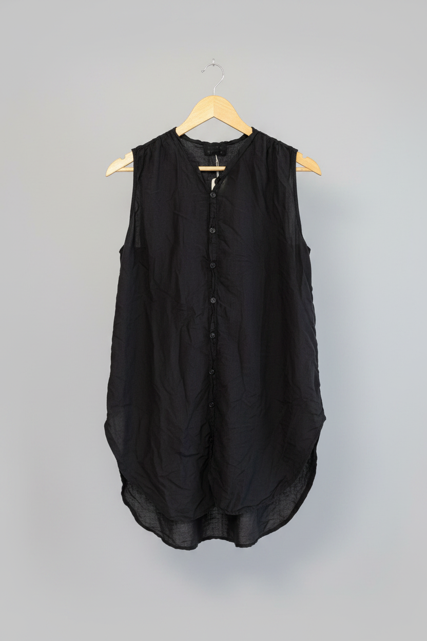 Calle Button Down in Black