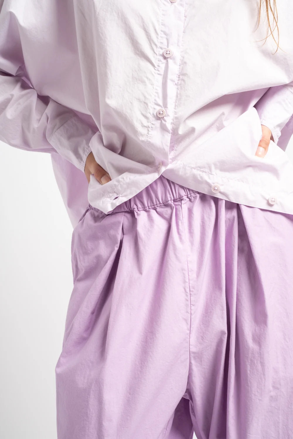 The Elastic Pant in Lilac Micro Twill