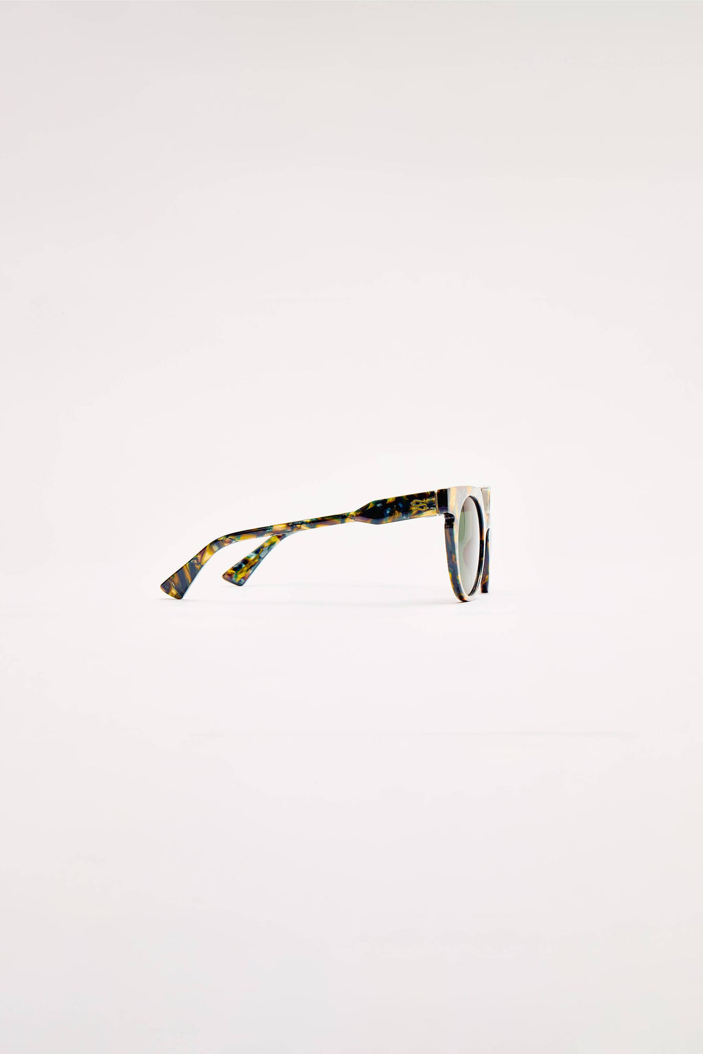 Aster in Abalone Rizz Sunglasses
